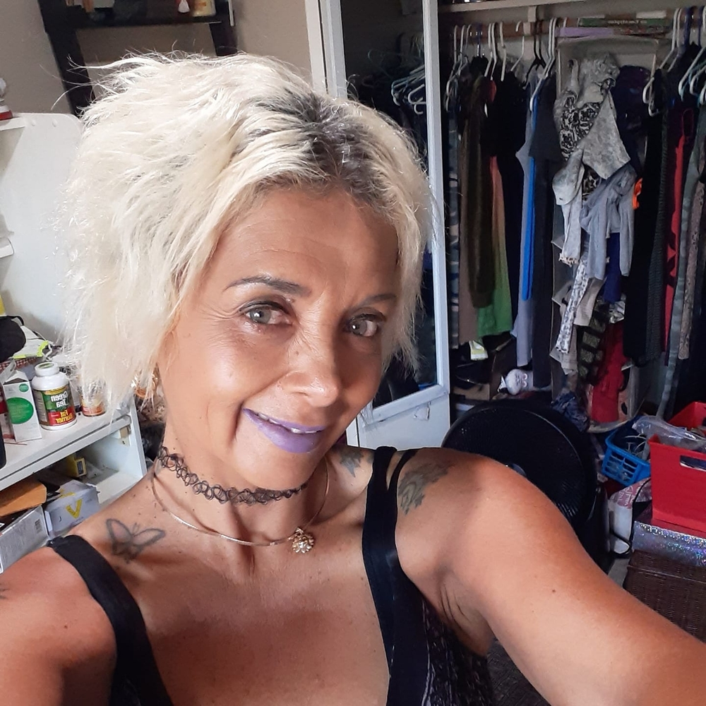 Meet your Posher, Liz